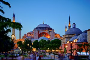 Photo taken at Küçük Ayasofya Mh., Küçük Ayasofya Cami, 34122 Fatih/İstanbul, Turkey with Canon EOS 7D