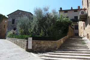 Photo taken at Via della Piazzola, 17, 53027 San Quirico d'Orcia SI, Italy with Canon PowerShot SX230 HS