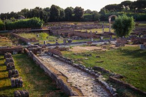 Photo taken at Strada Statale 7 Via Appia, 1905, 04026 Minturno LT, Italy with Nikon LS-4000