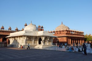 Photo taken at Rajasthan State Highway 45, Dadupura, Fatehpur Sikri, Rajasthan 283110, India with FUJIFILM FinePix X100