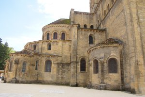 Photo taken at Place Cardinal Perraud, 71600 Paray-le-Monial, France with SONY SLT-A77V