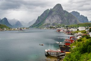 Photo taken at E10 2350, 8390 Reine, Norway with NIKON D7000