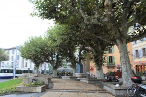 Photo taken at Place du Rondeau 7B, 1227 Carouge, Switzerland with Canon EOS 1100D