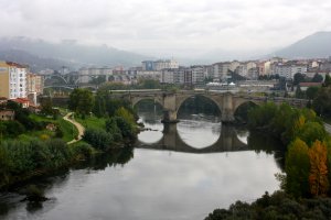 Photo taken at Rúa Arcedianos, 2, 32005 Ourense, Ourense, Spain with Canon EOS DIGITAL REBEL XS